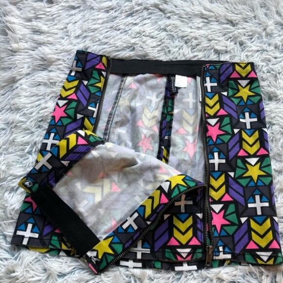 H&M stained glass art symbols patterned short mini dopamine skirt size 4 - Picture 5 of 6